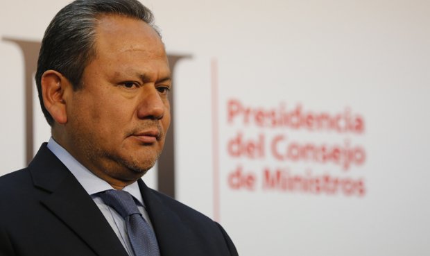 Dimite el Ministro de Defensa del Perú por contratar a su pareja