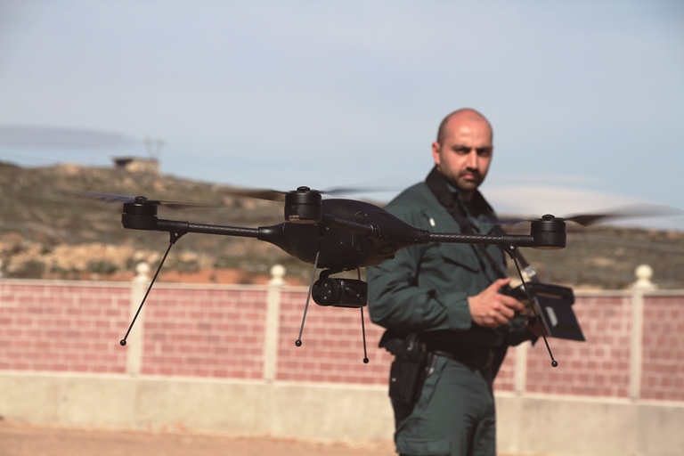 Equipo Uav Del Gar De La Guardia Civil Noticias Defensa Reportajes