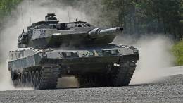 Stridsvagn 122, Suecia ha suministrado a Ucrania varias unidades de este carro de combate (modelo derivado del Leopard alemn)