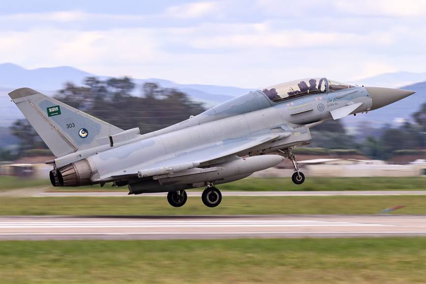 Uno de los Eurofighter biplazas de la RSAF. (foto Rubén Galindo)