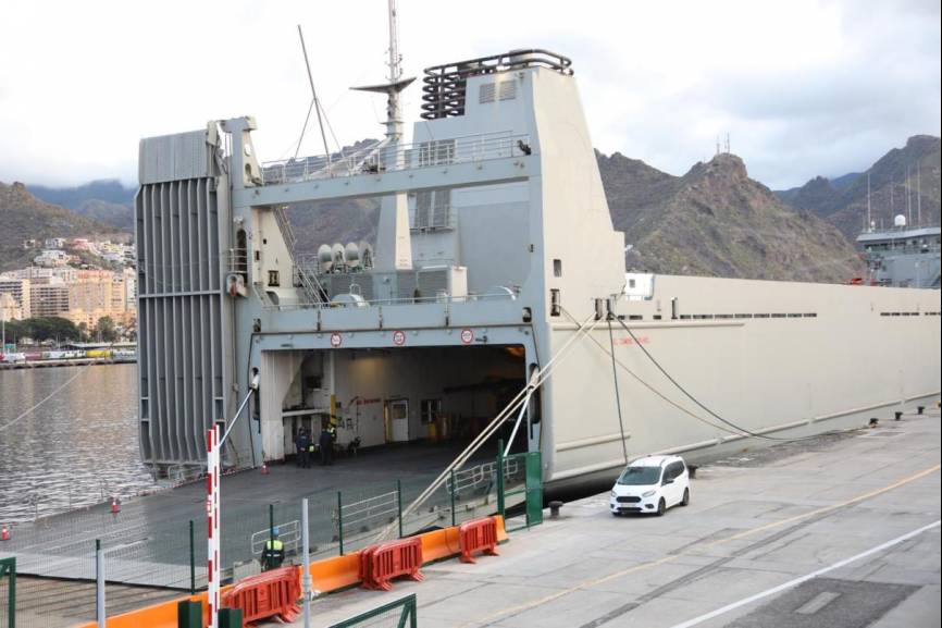 Puerta de embarque del buque “El Camino Español”.