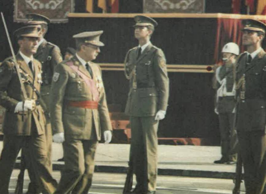 El Príncipe Felipe durante el desfile terrestre del DIFAS 86 en Santa Cruz de Tenerife. Foto archivo Revista Hespérides de 1986.