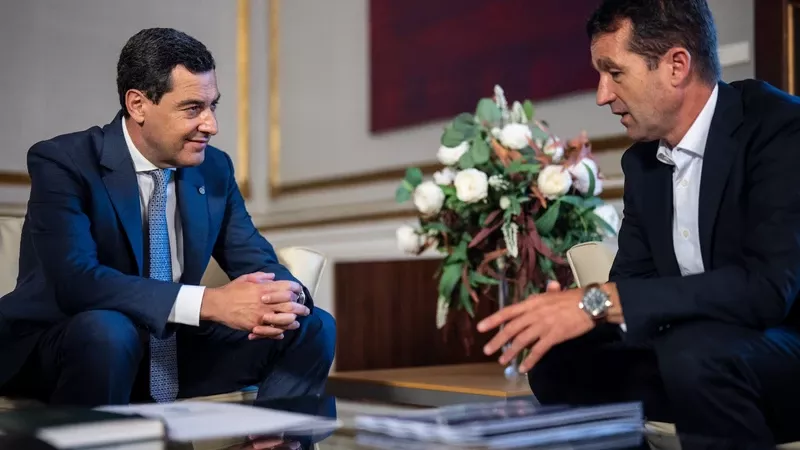 Reunión entre Escribano y Juan Manuel Moreno. Foto: Indra Reunión entre Escribano y Juan Manuel Moreno. Foto: Indra