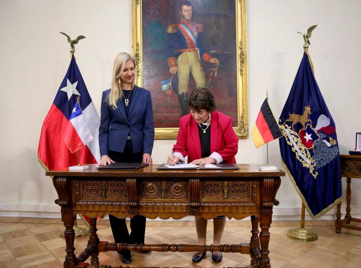 Firma del acuerdo de cooperación entre Chile y Alemania. Firma del acuerdo de cooperación entre Chile y Alemania.