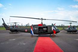 Acto de recepción de los cuatro helicópteros Bell UH-1H donados por Taiwán a Fuerza Aérea Paraguaya. Acto de recepción de los cuatro helicópteros Bell UH-1H donados por Taiwán a Fuerza Aérea Paraguaya.