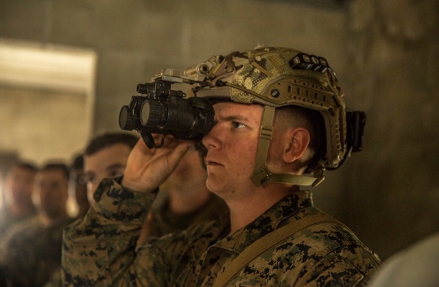 Los prismáticos con realidad aumentada y visión nocturna que tiene el  ejército de EEUU - INVDES