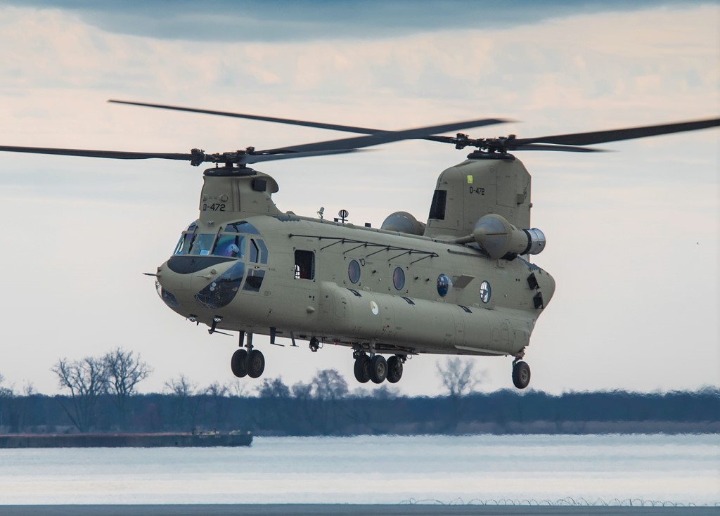 Boeing entrega su último helicóptero CH-47F Chinook a los Países Bajos -  Noticias Defensa  OTAN y Europa