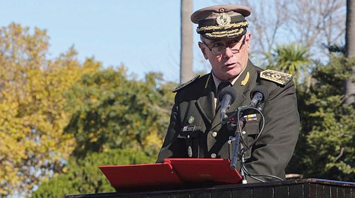 El Comandante de la Fuerza Terrestre en el Día del Ejército Uruguayo ...