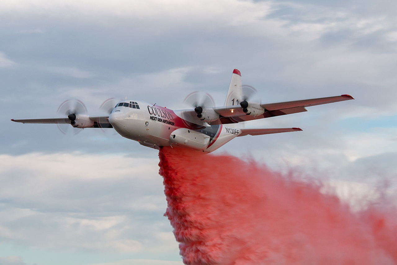 Пожарный самолет. C 130 Coulson. Пожарные самолеты США. Пожарный самолет Канада.