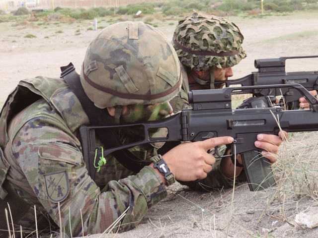 Armas ligeras en La Legión española - Noticias Defensa Galería