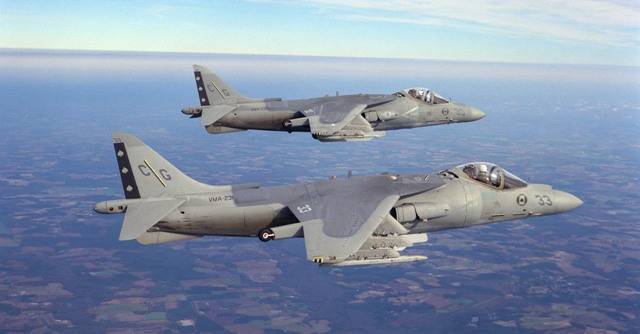 OPO 10 - Avión de combate militar 1/100 Mcdonnell Douglas McDD/BAe AV-8B  Harrier II+ España 1998 (CP06A)