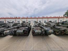 Los carros de combate Challenger 2 britnicos desplegados en Polonia.