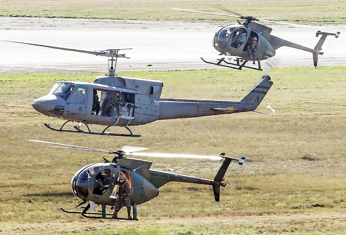 Impresionante la exhibicin de rescate por parte de helicpteros y GOE.