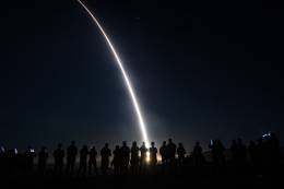 Lanzamiento del misil Minuteman III visto desde la Base Vanderberg (USAF)