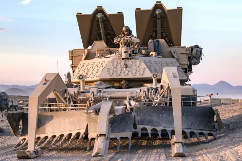 La variante de apertura de brechas del carro estadounidense Abrams, dotada de equipos de Pearson (Pearson Engineering)