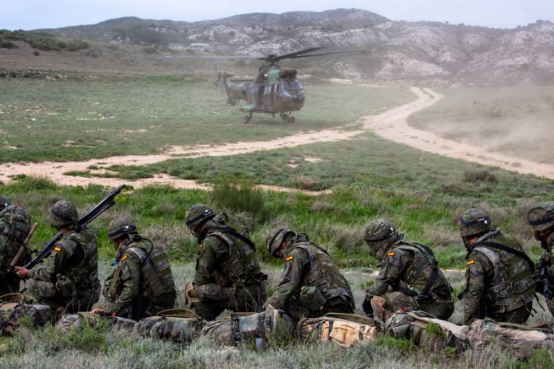 Cougar y Super Puma, entre los helicpteros que vern modernizado sus sistemas IFF (Ejrcito de Tierra).