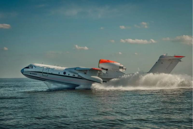 El nuevo Beriev Be-200ES de Argelia, durante el entrenamiento de las dotaciones argelinas.