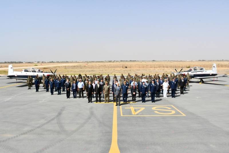Aviones de entrenamiento T-6C Texan II en la base area de Sfax de la Fuerza Area de Tnez.