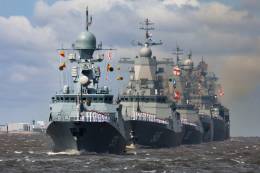 Los actos navales de San Petersburgo han incluido la presencia de medio centenar de buques de Rusia. (MD Rusia)