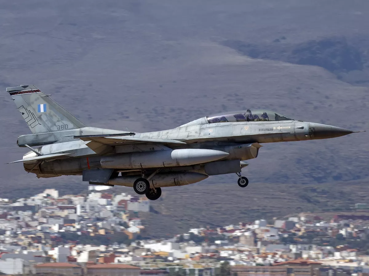 Un F-16D de la Fuerza Area de Grecia aterrizando en Gando. Foto: Antonio Rodrguez Santana