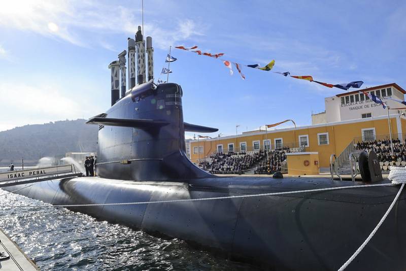 Entrega a la Armada del submarino S-81 Isaac Peral