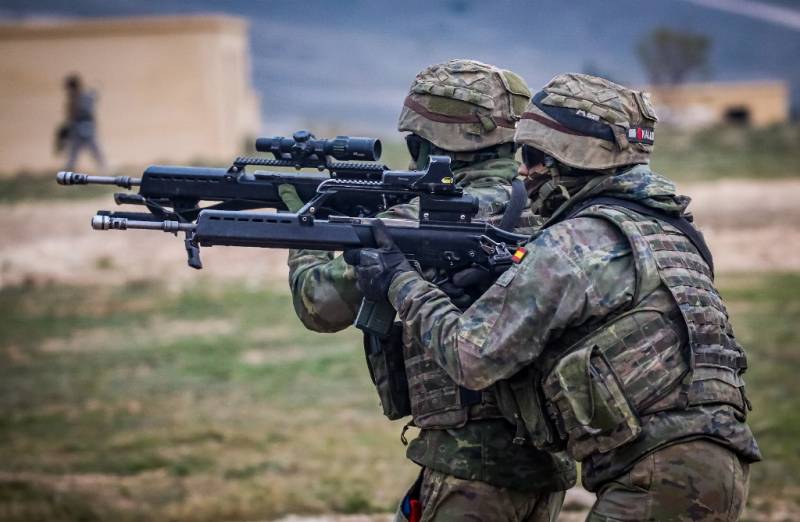 Soldados del Ejrcito de Tierra armados con fusiles de asalto G36 en 5,56 mm. (Ejrcito de Tierra)