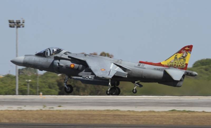 Uno de los Harrier II de la Armada que participaron en el RIAT 2019. (foto Julio Maz)