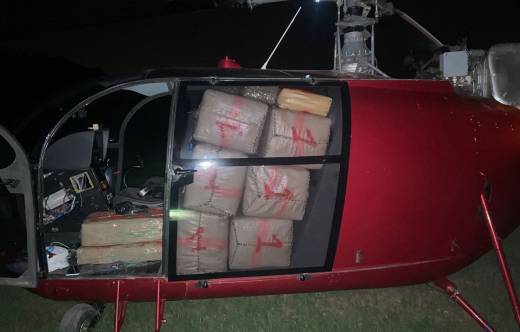 El helicptero SA.316 Alouette III capturado cargado de hachs. (foto Guardia Civil)