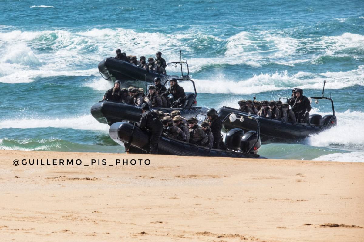 Para este ejercicio adems de para la revista Naval, parte del Grupo Expedicionario de Combate "Dedalo24" fue trasladado desde Rota hasta las costas Asturianas.