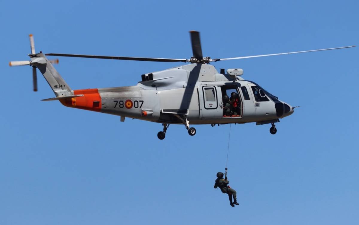 El Sikorsky S-76C operar desde la base de Son San Juan principalmente el labores SAR. (foto Julio Maz)