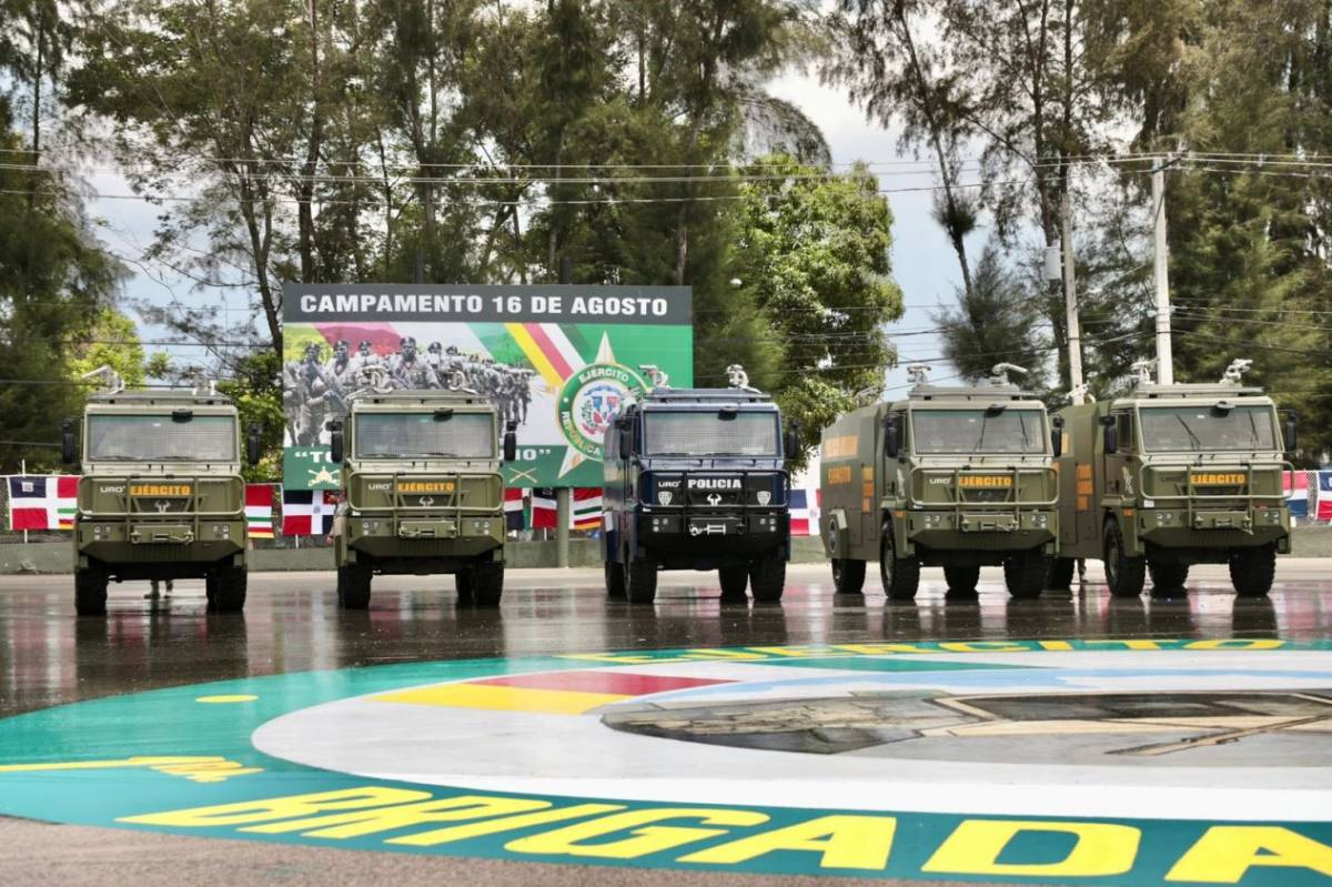 Camiones antidisturbios URO TTURO 4x4. (Foto: ERD)