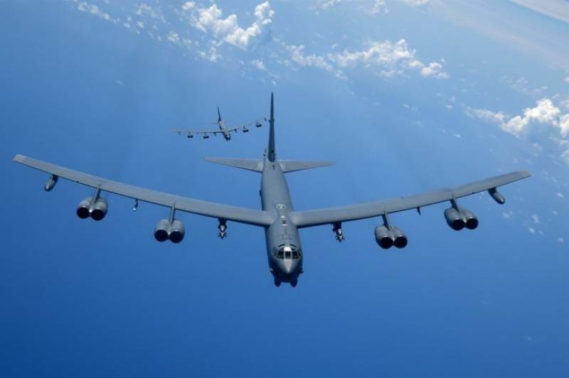 Dos bombarderos B-52H de la Fuerza Area de los Estados Unidos. (foto USAF)