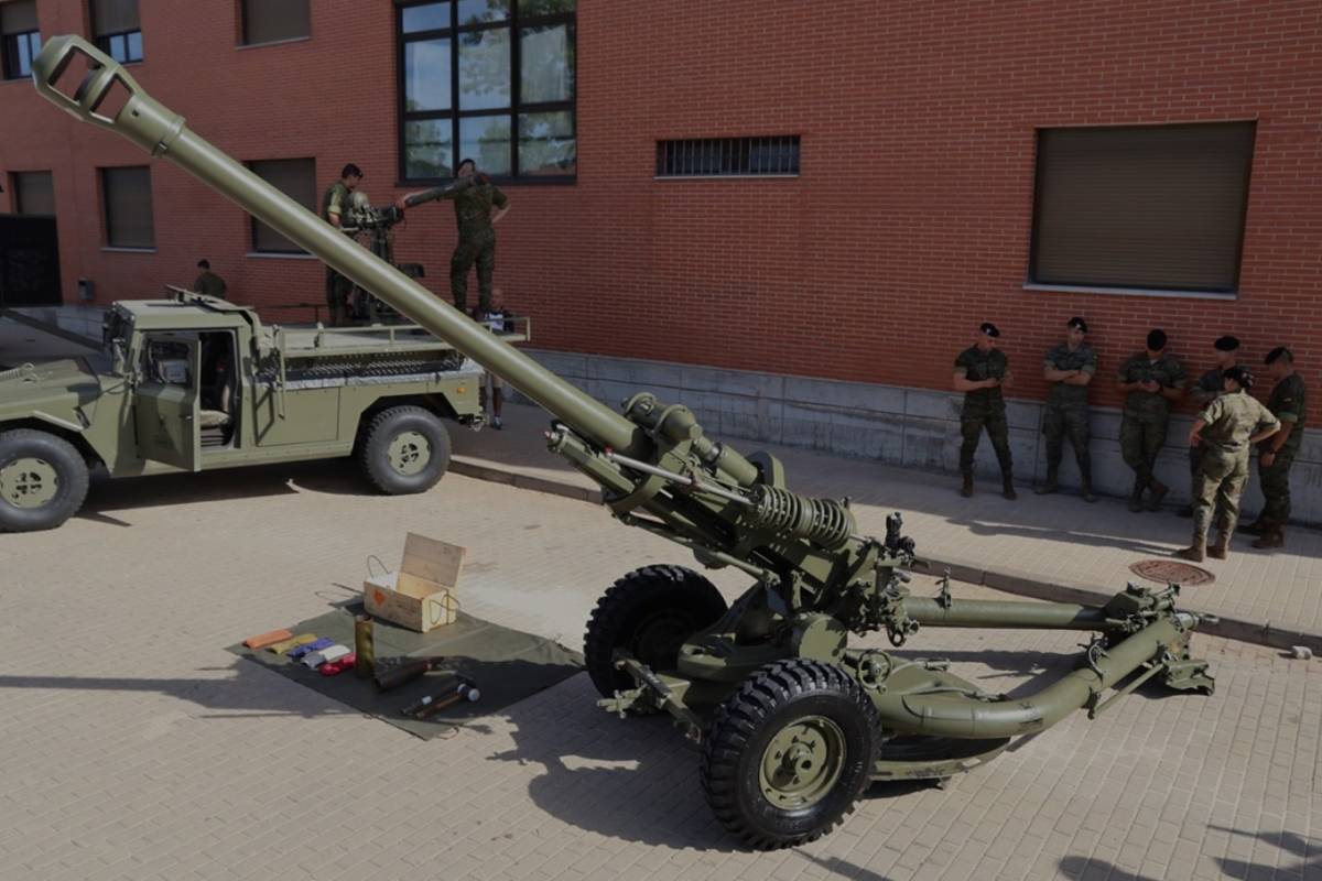  Uno de los obuses Light Gun L-118, con los que el GACAPAC VI, equipa sus tres bateras de artillera de campaa.