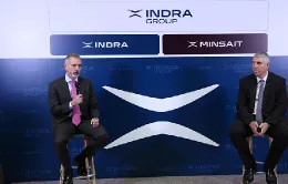 El presidente de Indra Marc Murtra, junto a Jos Vicente de los Mozos, consejero delegado del grupo, en el acto de presentacin de la nueva marca Indra Group.