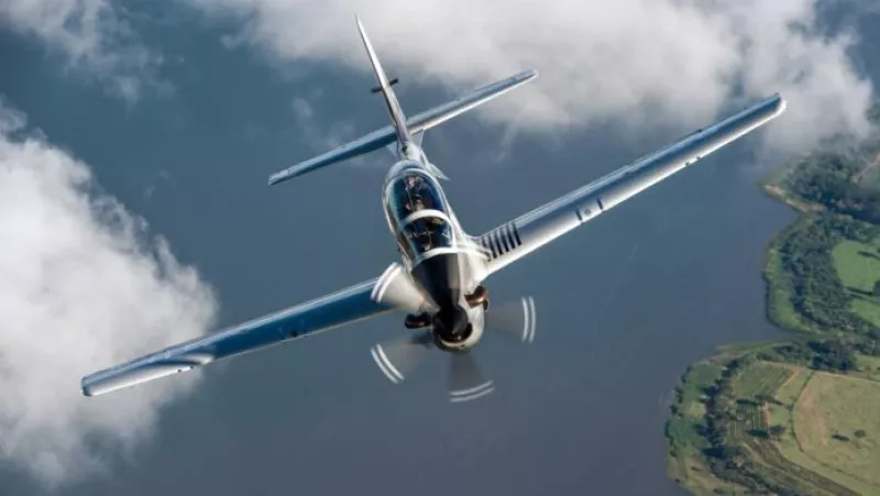 Avin Embraer A29 Super Tucano en vuelo.