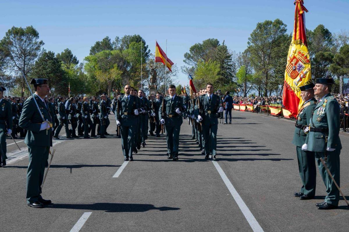 Miles de jvenes espaoles se han decidido por la Guardia Civil y han estado formndose en Baeza y Valdemoro.