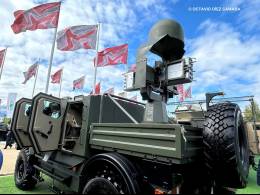 Los sistemas Rapira de Rusia se han mostrado instalados en blindados 4x4 Spartak de tipo medio, aunque pueden instalarse en otros vehculos. (Octavio Dez Cmara) 