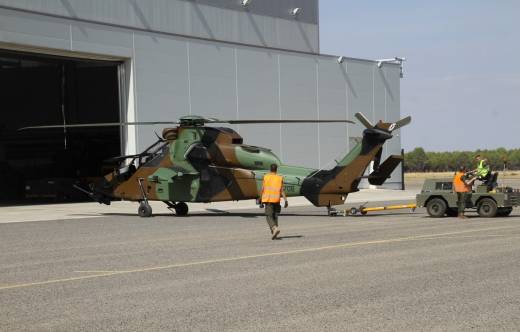 Uno de los EC665 Tigre de la Aviacin del Ejrcito de Tierra espaol en su base de Almagro. (Foto Julio Maz Gutirrez)