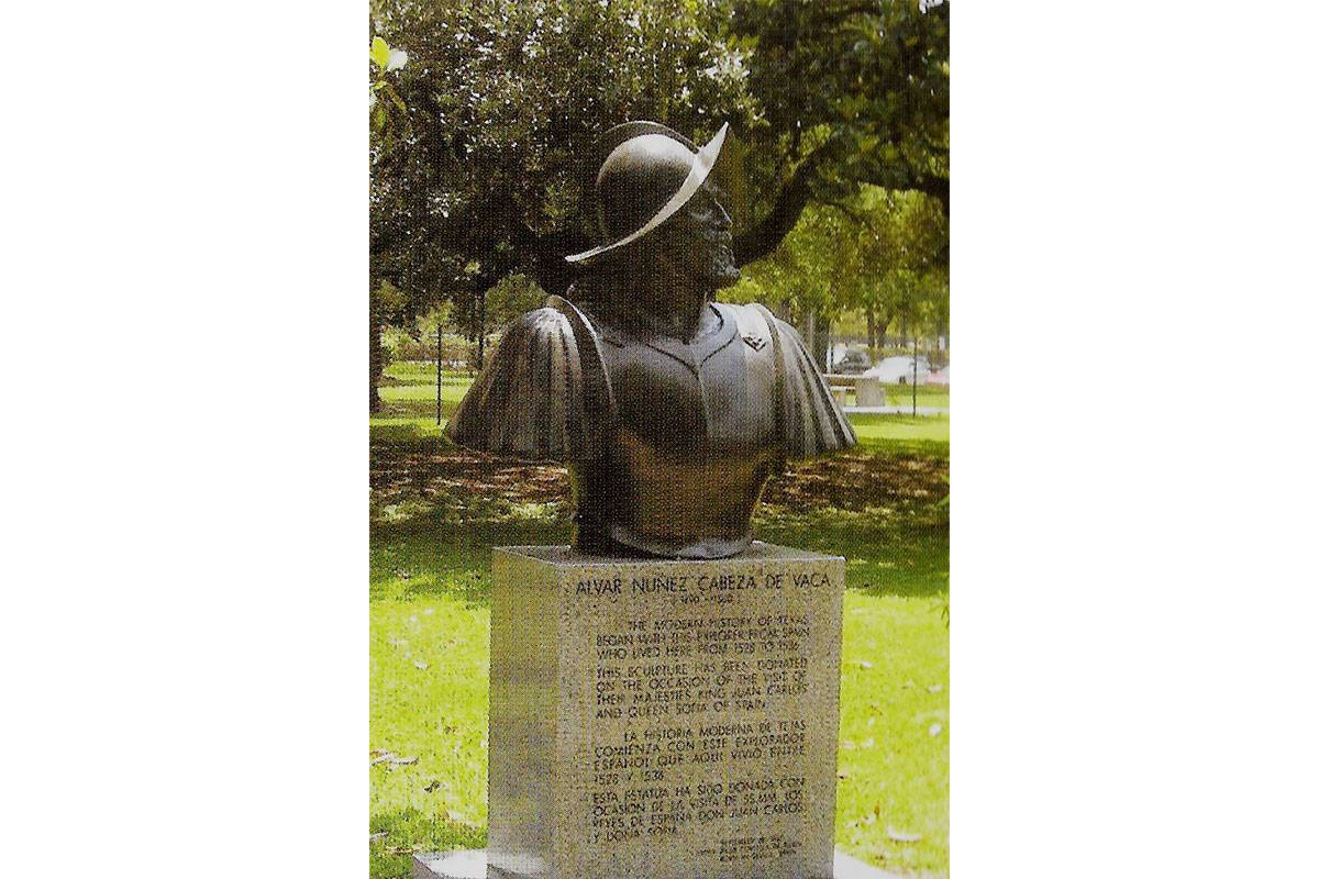 Monumento de lvar Nez Cabeza de Vaca erigido en Houston (Texas)