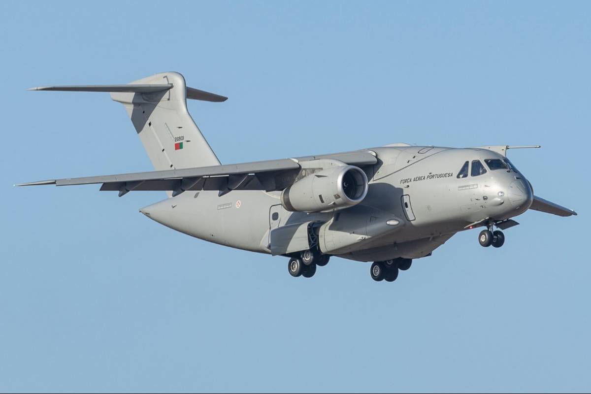 Este Embraer C-390 portugus, apoyo el despliegue de sus F-16.