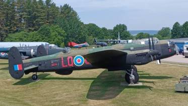 El Avro Lancaster Mark X, expuesto en la CFB Greenwood. (Foto Stephane Andris)