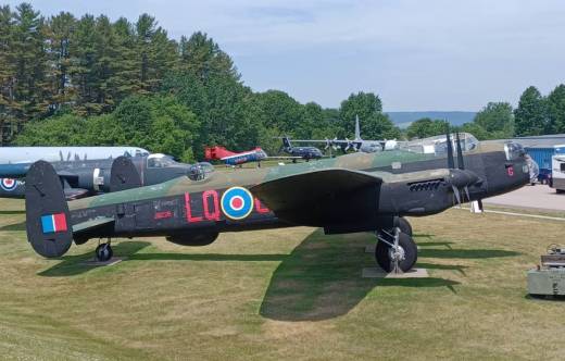 El Avro Lancaster Mark X, expuesto en la CFB Greenwood. (Foto Stephane Andris)