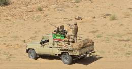 Uno de los Toyota Land Cruiser, armado con ametralladora PKM de 7,62 mm, del Ejrcito de Mauritania participante en el ejercicio. (foto MCANA)    