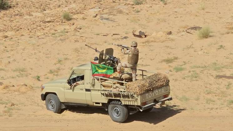 Uno de los Toyota Land Cruiser, armado con ametralladora PKM de 7,62 mm, del Ejrcito de Mauritania participante en el ejercicio. (foto MCANA)    