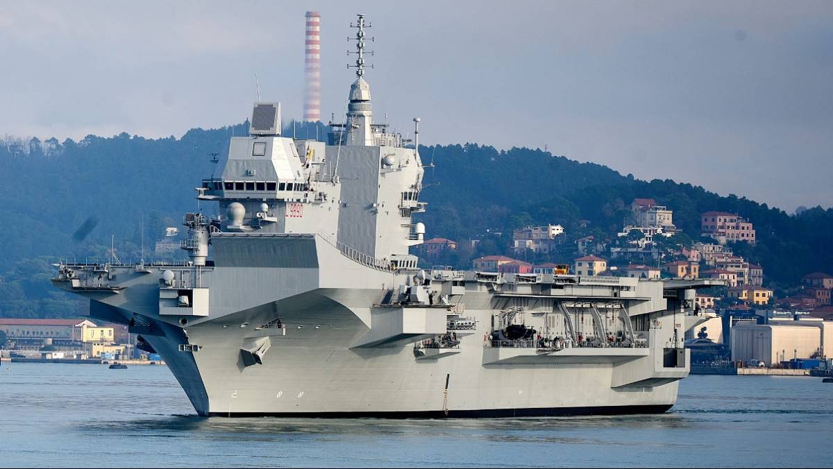 El nuevo LHD Trieste durante sus pruebas de mar. (Foto Marina Militare italiana)