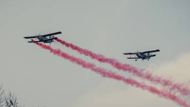 Pasada area de dos Antonov An-2 letones.  (Foto Ministerio de Letonia)