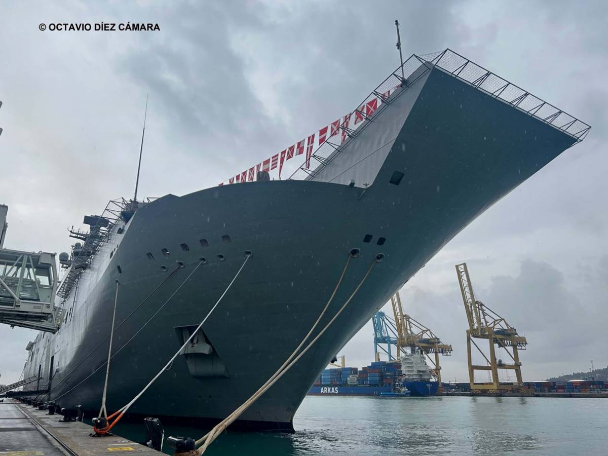 La Armada contar a principios de la prxima dcada con un segundo LHD que se estimara similar al actual Juan Carlos I. (Octavio Dez Cmara)