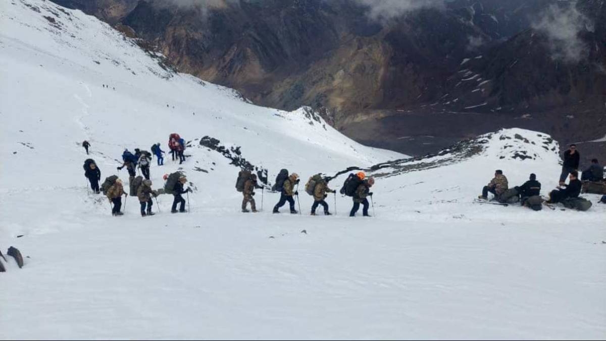 Una patrulla llega a un punto base. (Ejrcito Argentino)