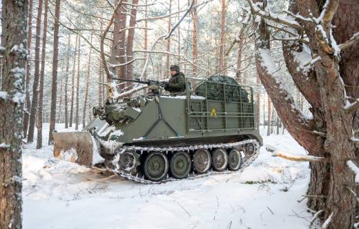 A pesar de su veterana el Ejrcito de Tierra ha desplegado el M-113 en Letonia (Estado Mayor de la Defensa)