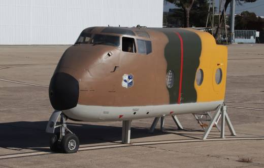 Parte delantera del DHC-4 Caribou, que se conserva en la base area de Getafe.  (foto Julio Maz Gutirrez)